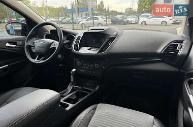 Внедорожник / Кроссовер Ford Escape 2018 в 
