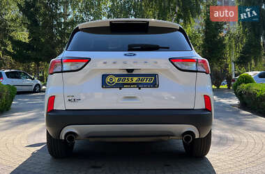 Внедорожник / Кроссовер Ford Escape 2020 в 