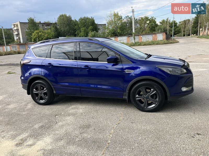 Внедорожник / Кроссовер Ford Escape 2013 в 