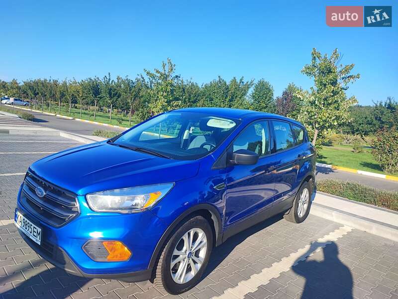 Внедорожник / Кроссовер Ford Escape 2017 в Киеве