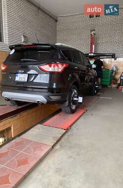 Внедорожник / Кроссовер Ford Escape 2015 в 