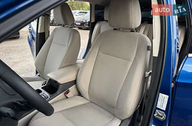 Внедорожник / Кроссовер Ford Escape 2017 в 