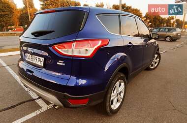 Внедорожник / Кроссовер Ford Escape 2015 в 