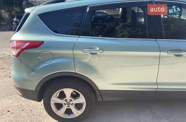 Внедорожник / Кроссовер Ford Escape 2013 в 