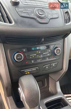 Внедорожник / Кроссовер Ford Escape 2018 в 