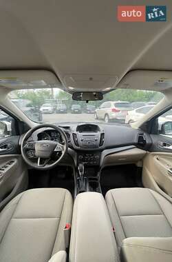 Внедорожник / Кроссовер Ford Escape 2018 в 