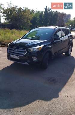 Внедорожник / Кроссовер Ford Escape 2018 в 
