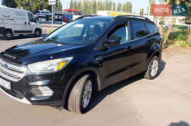Внедорожник / Кроссовер Ford Escape 2018 в 