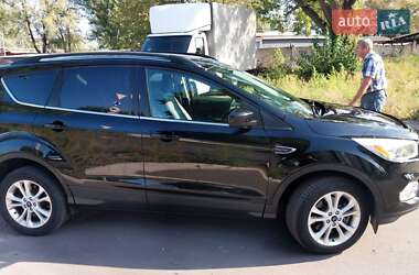 Внедорожник / Кроссовер Ford Escape 2018 в 