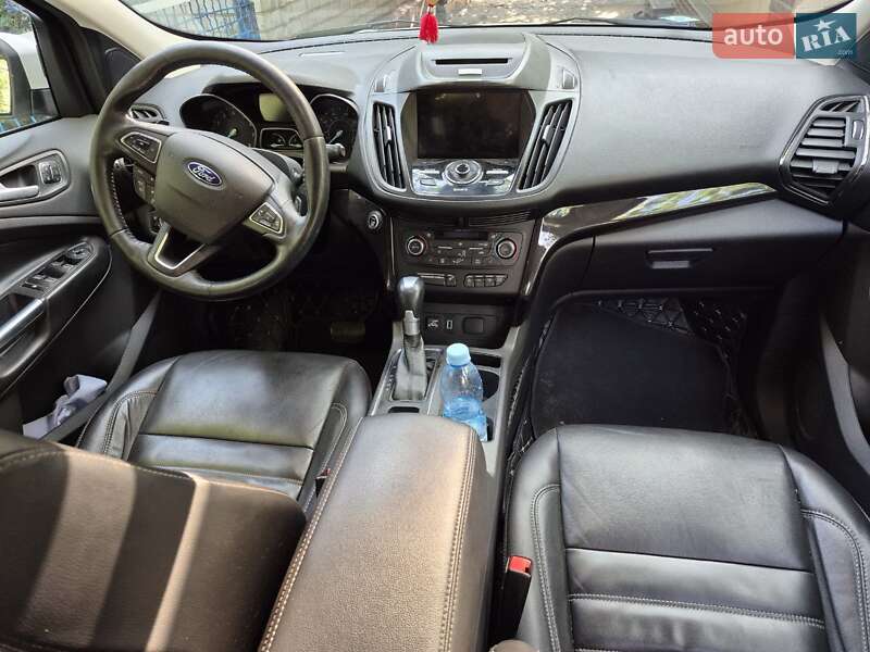 Внедорожник / Кроссовер Ford Escape 2016 в Николаевке