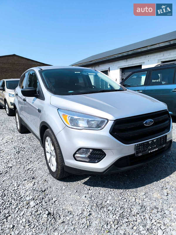 Позашляховик / Кросовер Ford Escape 2017 в Рівному