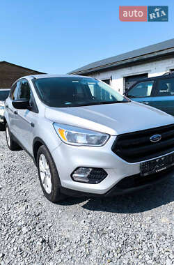 Позашляховик / Кросовер Ford Escape 2017 в 