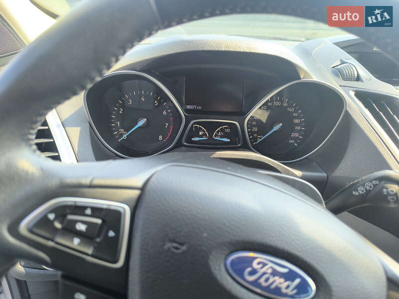 Позашляховик / Кросовер Ford Escape 2017 в Рівному