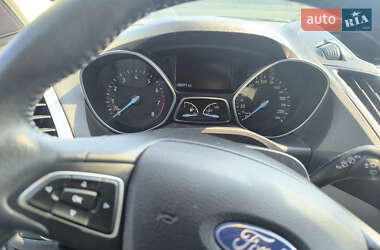 Позашляховик / Кросовер Ford Escape 2017 в 