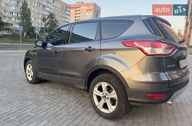 Внедорожник / Кроссовер Ford Escape 2015 в 
