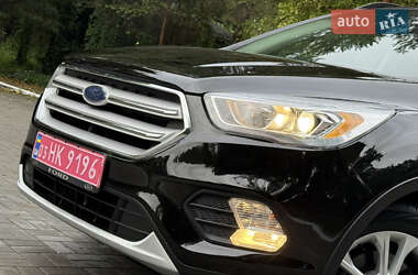 Внедорожник / Кроссовер Ford Escape 2019 в 