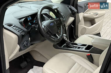 Внедорожник / Кроссовер Ford Escape 2019 в 