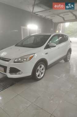 Внедорожник / Кроссовер Ford Escape 2016 в 