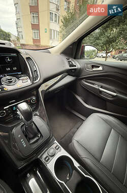 Внедорожник / Кроссовер Ford Escape 2014 в 
