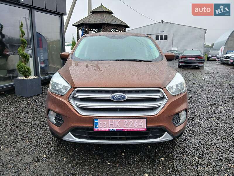 Внедорожник / Кроссовер Ford Escape 2016 в Луцке