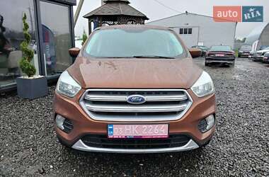Внедорожник / Кроссовер Ford Escape 2016 в 
