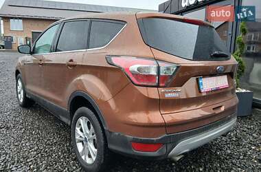 Внедорожник / Кроссовер Ford Escape 2016 в 