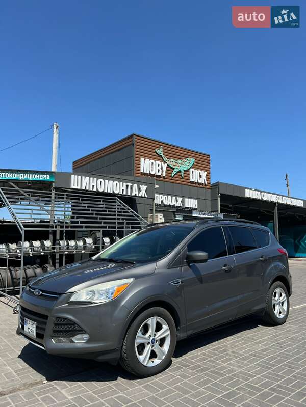 Внедорожник / Кроссовер Ford Escape 2012 в 