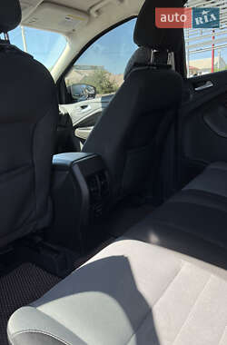 Внедорожник / Кроссовер Ford Escape 2012 в 