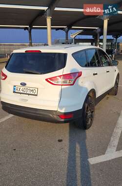 Внедорожник / Кроссовер Ford Escape 2013 в 