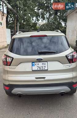 Позашляховик / Кросовер Ford Escape 2017 в Києві
