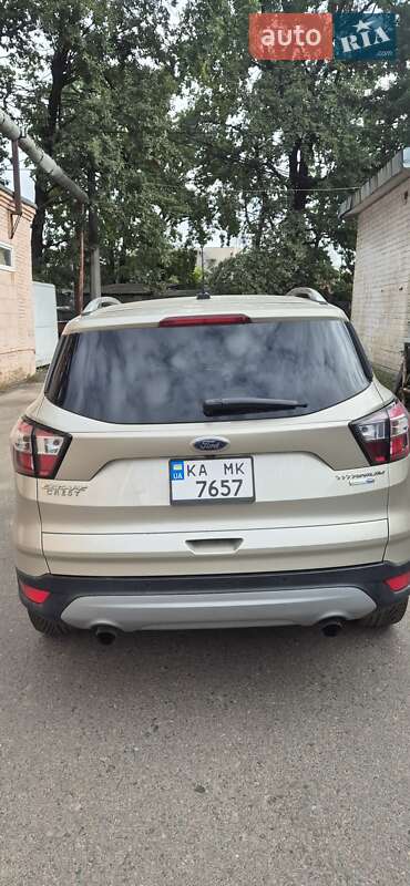 Внедорожник / Кроссовер Ford Escape 2017 в Киеве