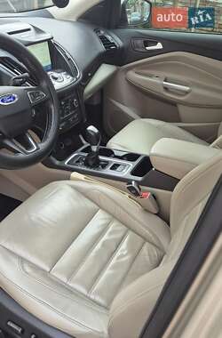 Позашляховик / Кросовер Ford Escape 2017 в Києві