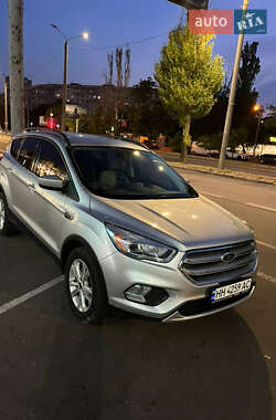 Внедорожник / Кроссовер Ford Escape 2019 в 
