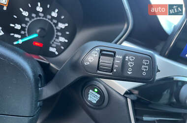 Позашляховик / Кросовер Ford Escape 2021 в 