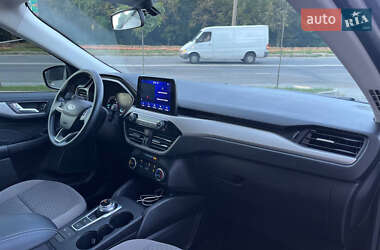 Позашляховик / Кросовер Ford Escape 2021 в 