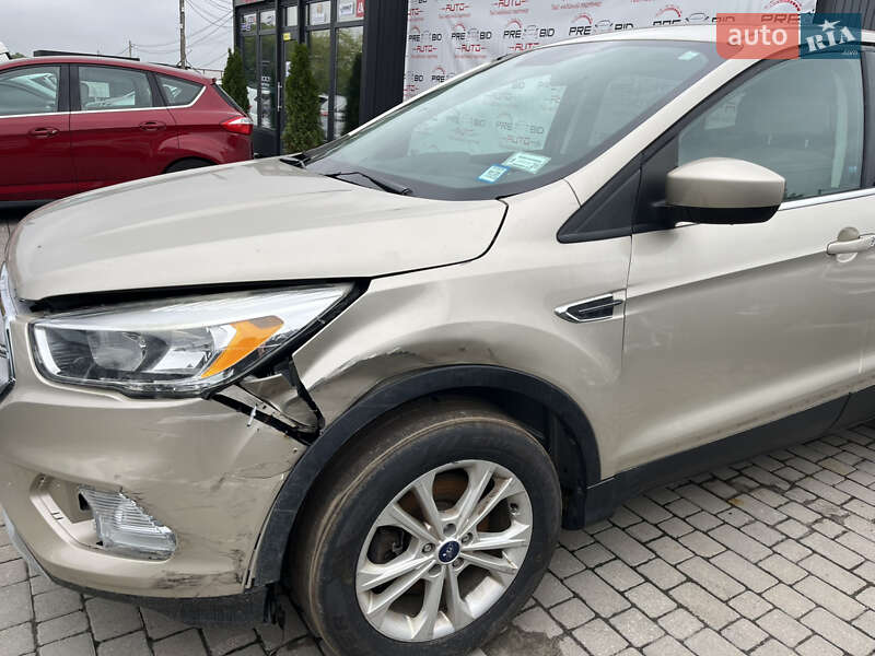 Внедорожник / Кроссовер Ford Escape 2017 в Львове
