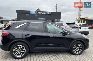 Внедорожник / Кроссовер Ford Escape 2021 в 