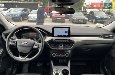 Внедорожник / Кроссовер Ford Escape 2021 в 