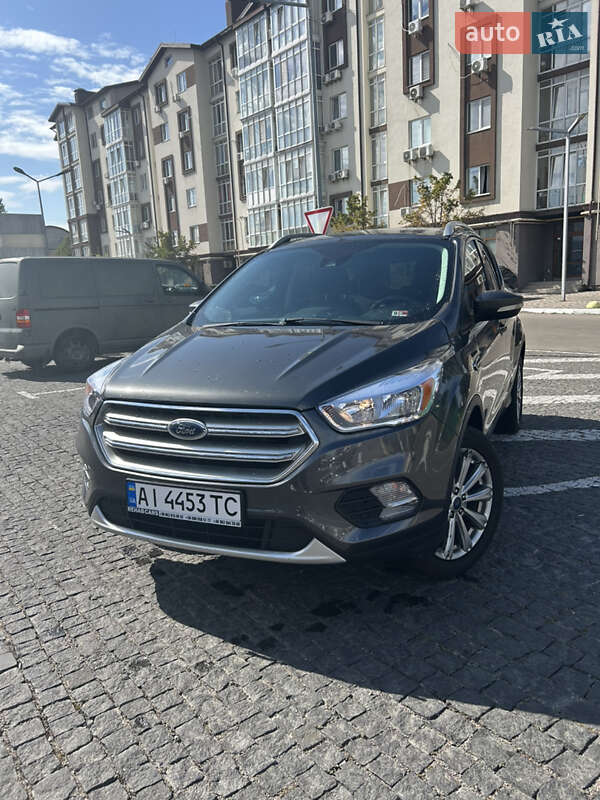 Позашляховик / Кросовер Ford Escape 2017 в Києві
