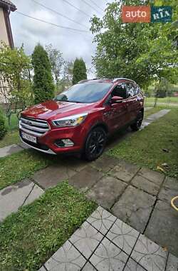 Внедорожник / Кроссовер Ford Escape 2016 в 