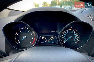 Внедорожник / Кроссовер Ford Escape 2012 в 