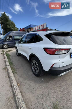 Внедорожник / Кроссовер Ford Escape 2021 в Кривом Роге