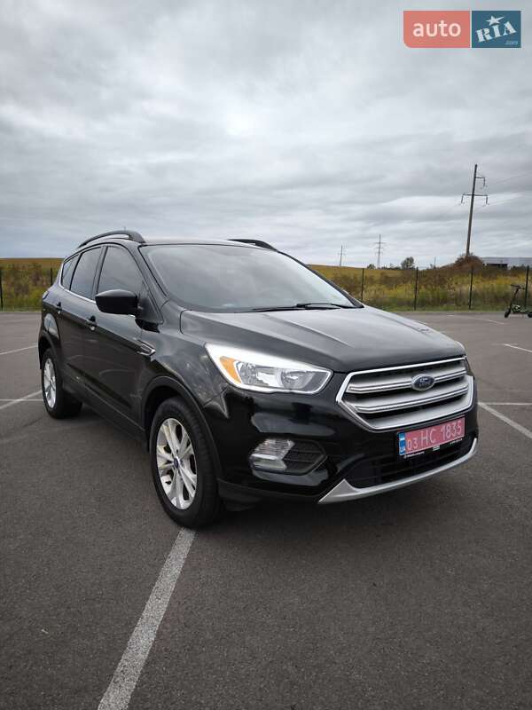 Внедорожник / Кроссовер Ford Escape 2018 в Ровно