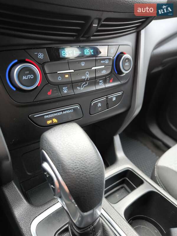 Внедорожник / Кроссовер Ford Escape 2018 в Ровно