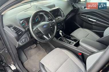 Позашляховик / Кросовер Ford Escape 2019 в 