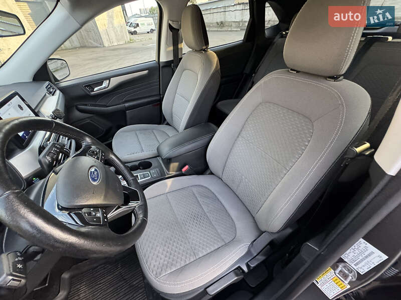 Внедорожник / Кроссовер Ford Escape 2021 в Киеве