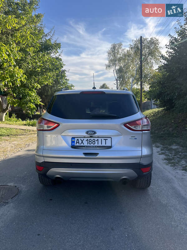 Внедорожник / Кроссовер Ford Escape 2016 в Богодухове