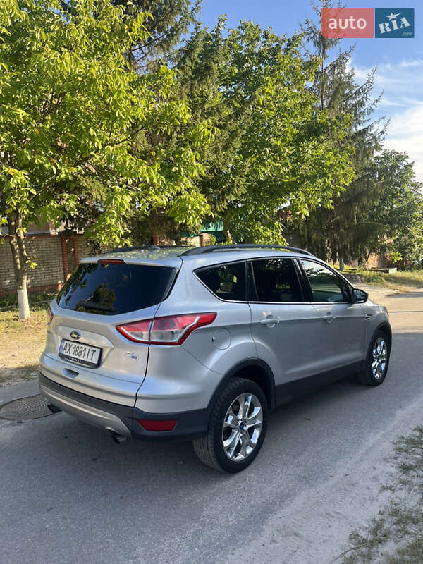 Внедорожник / Кроссовер Ford Escape 2016 в Богодухове