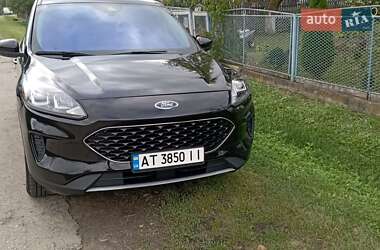 Внедорожник / Кроссовер Ford Escape 2021 в 