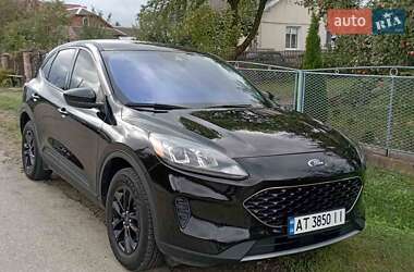 Позашляховик / Кросовер Ford Escape 2020 в 